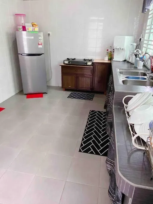 Holiday home Niana Homestay Melaka -Near Town