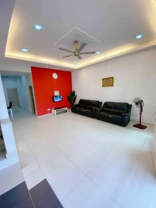 Niana Homestay Melaka -Near Town 0*, Malacca
