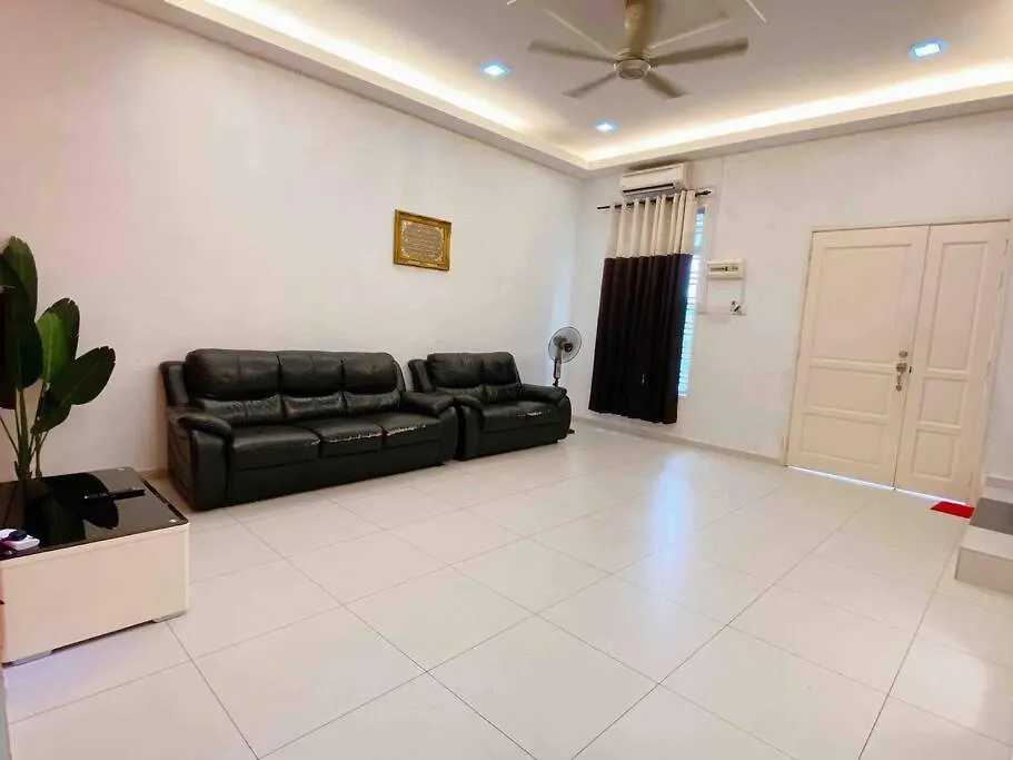 Niana Homestay Melaka -Near Town