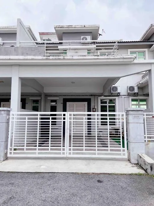 Niana Homestay Melaka -Near Town Malacca